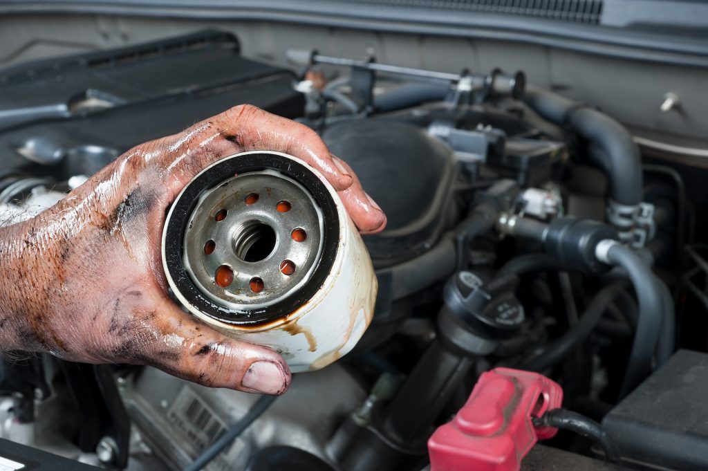 dirty engine oil problems